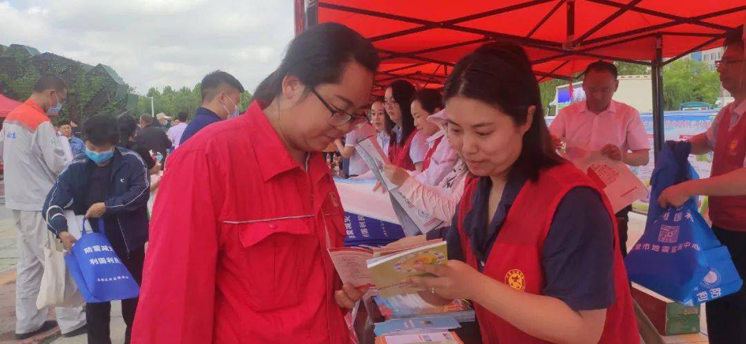 民丰县成人教育事业单位领导变革与展望，新任领导团队引领未来发展方向