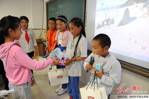 囊谦县小学最新动态报道